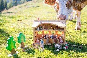 Kuh und Spielzeug